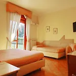 Giovanna Hotel 3*